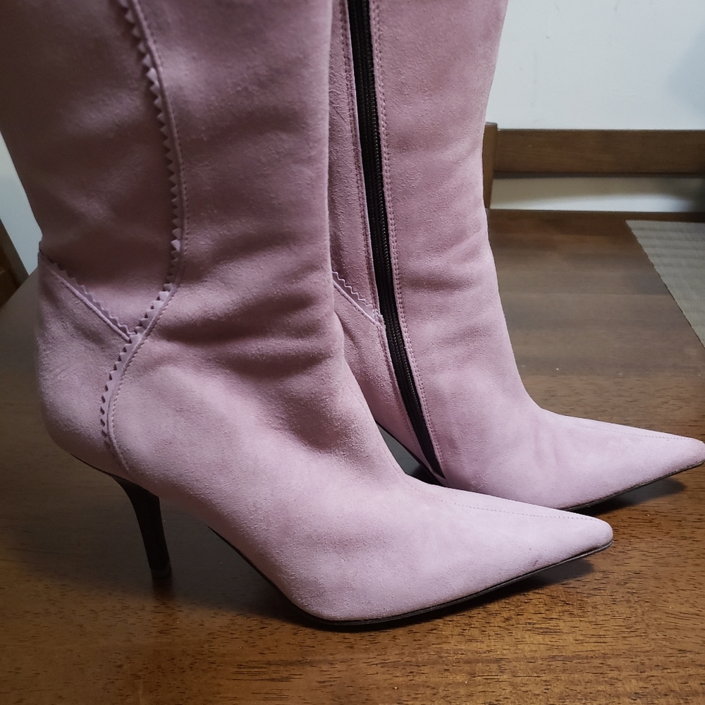 Boots - Picture 3 of 6